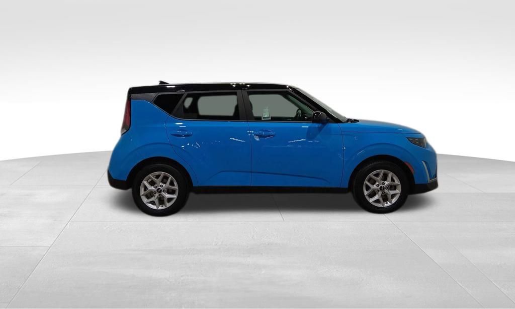 Used 2024 Kia Soul S image 2
