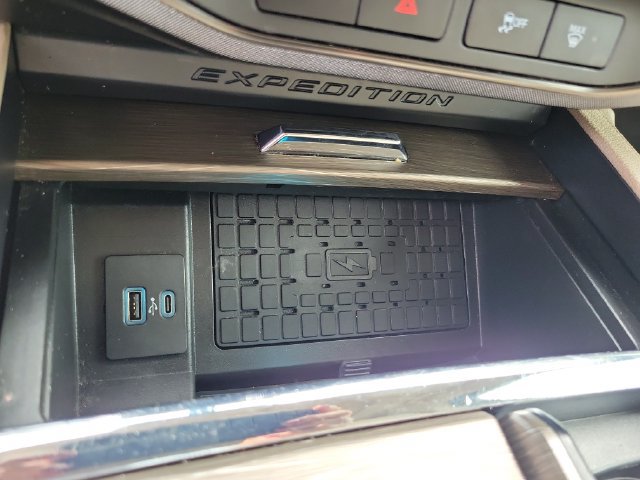 Certified 2022 Ford Expedition Max Limited RWD image 31