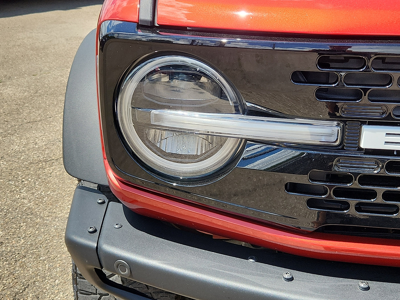 Certified 2024 Ford Bronco Wildtrak AWD/4WD image 9