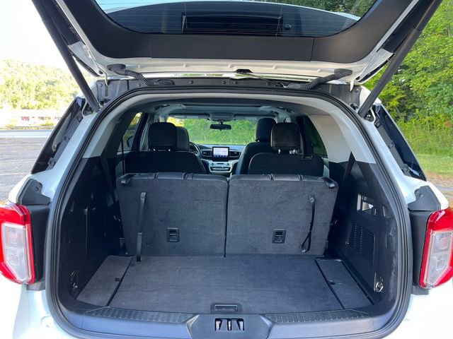 Certified 2022 Ford Explorer XLT w/ Equipment Group 202A image 18