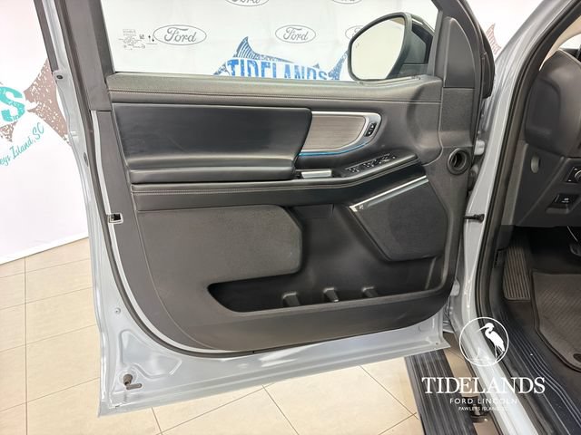 Certified 2025 Ford Expedition Platinum w/ Driver's Package AWD/4WD image 13