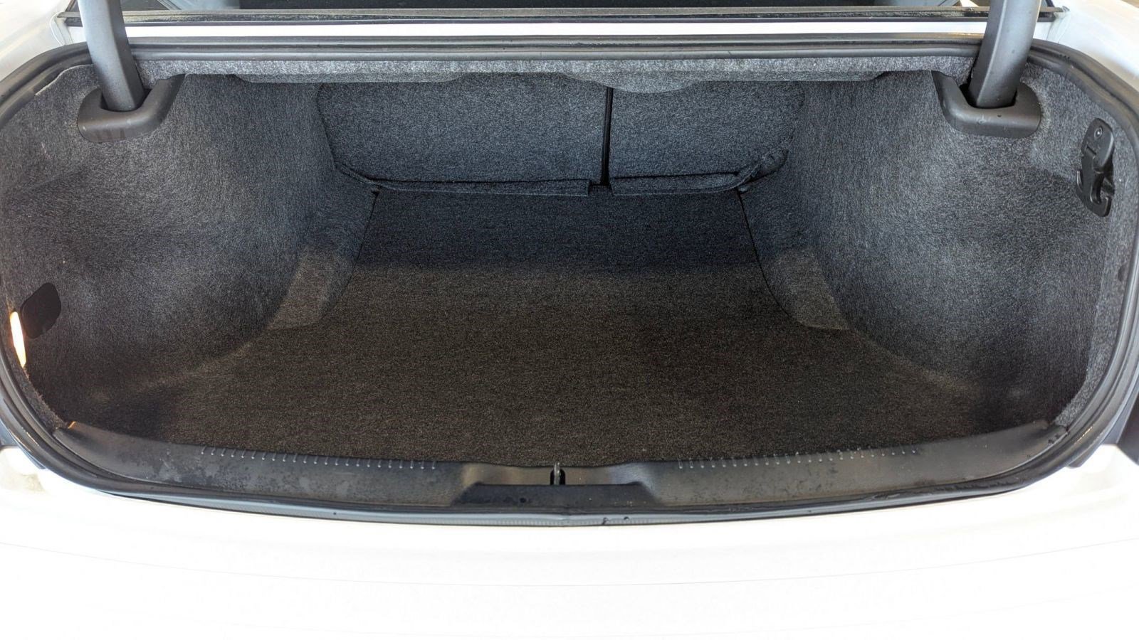 Used 2023 Chrysler 300 C image 22