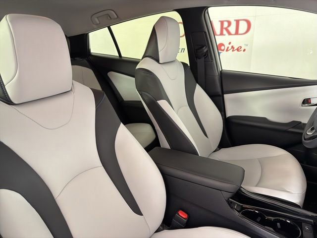 Used 2022 Toyota Prius Limited FWD image 16