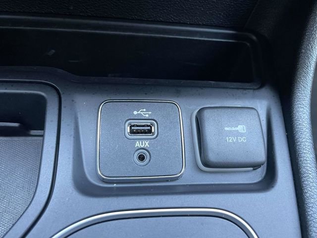Used 2019 Jeep Cherokee Latitude Plus w/ Comfort/Convenience Group FWD image 22