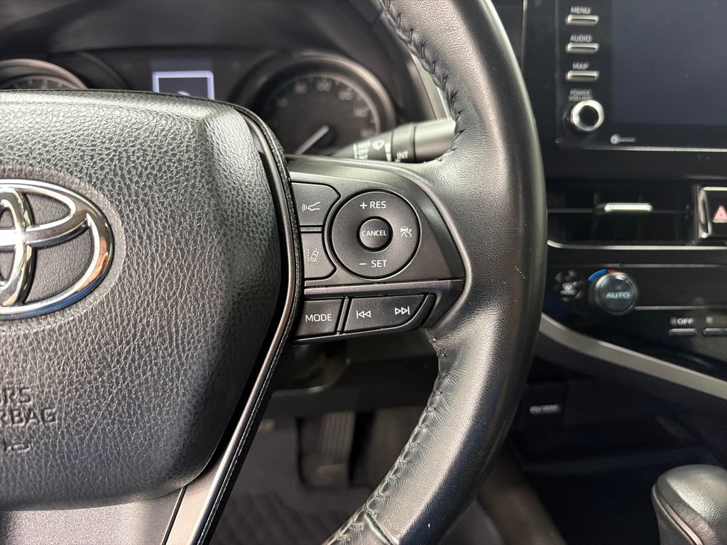 Used 2022 Toyota Camry SE FWD image 21