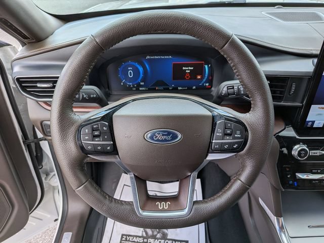 Certified 2023 Ford Explorer King Ranch w/ Technology Package AWD/4WD image 9