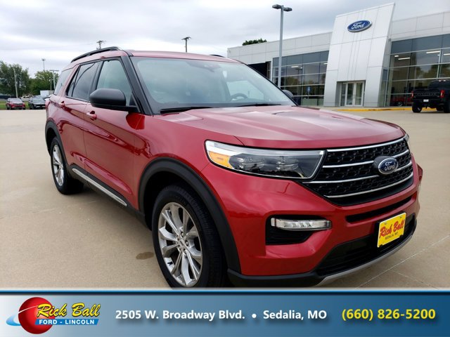 Certified 2023 Ford Explorer XLT w/ Equipment Group 202A AWD/4WD image 1