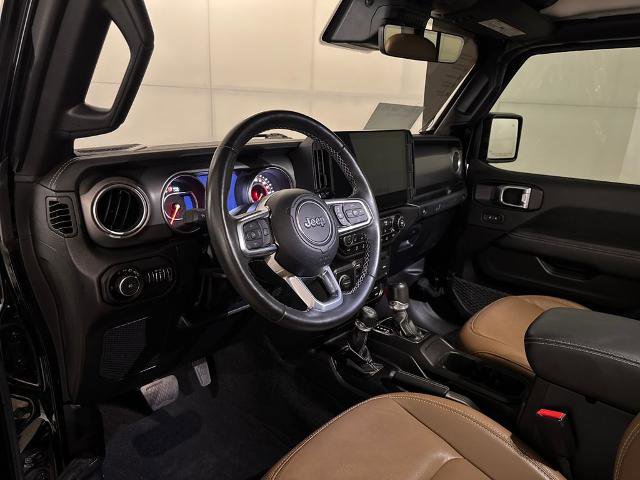 Used 2022 Jeep Wrangler Unlimited Rubicon w/ LED Lighting Group AWD/4WD image 6