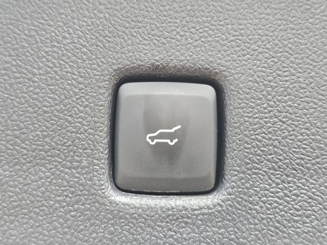 Certified 2025 Ford Escape SE w/ PHEV Premium Package FWD image 8