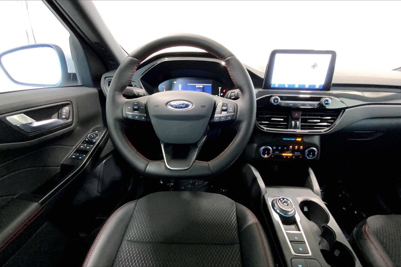 Certified 2026 Ford Escape ST-Line Select AWD/4WD image 4