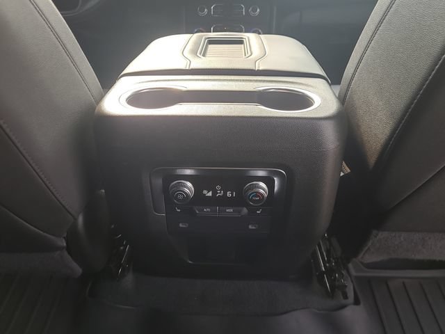 Used 2024 GMC Yukon XL AT4 AWD/4WD image 25