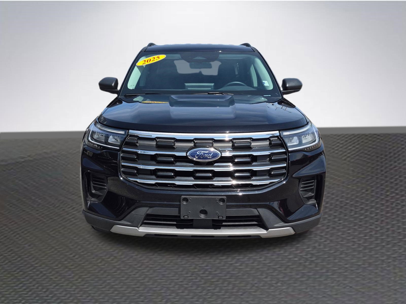Certified 2025 Ford Explorer Active image 2