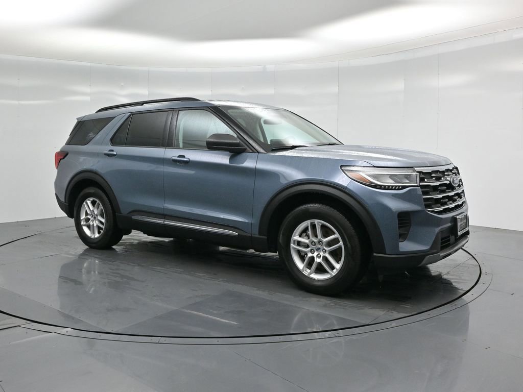 Certified 2025 Ford Explorer Active image 3
