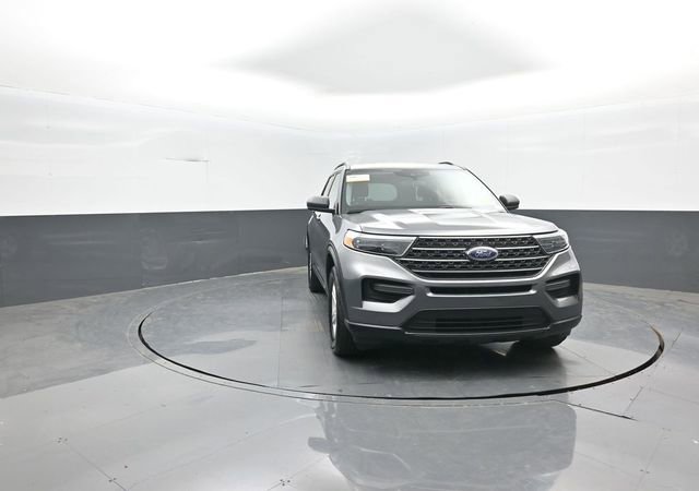 Certified 2022 Ford Explorer XLT w/ Class IV Trailer Tow Package AWD/4WD image 2