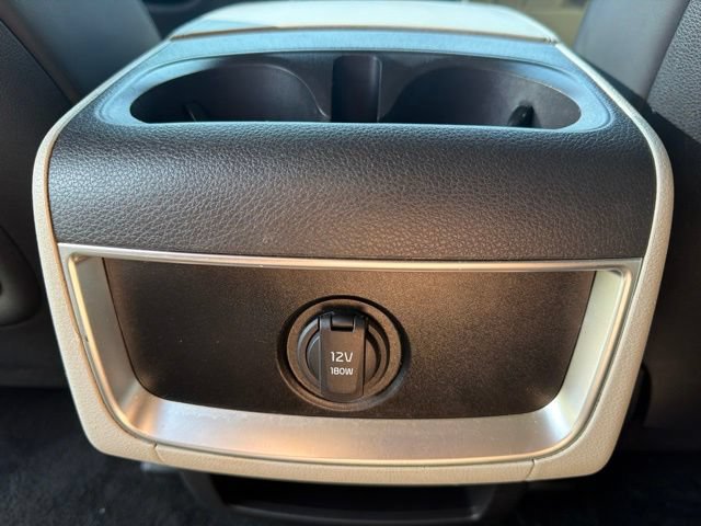 Used 2023 Kia Carnival LX FWD image 23