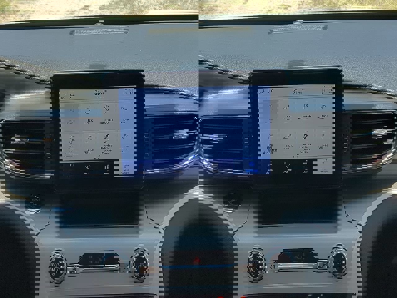 Certified 2023 Ford Explorer XLT w/ Equipment Group 202A image 18