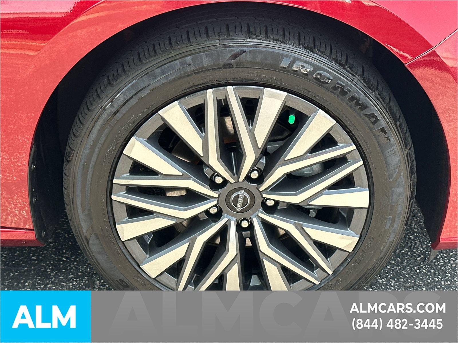 Used 2024 Nissan Altima 2.5 SV FWD image 14