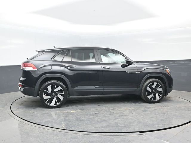 Used 2024 Volkswagen Atlas Cross Sport SE AWD/4WD image 3