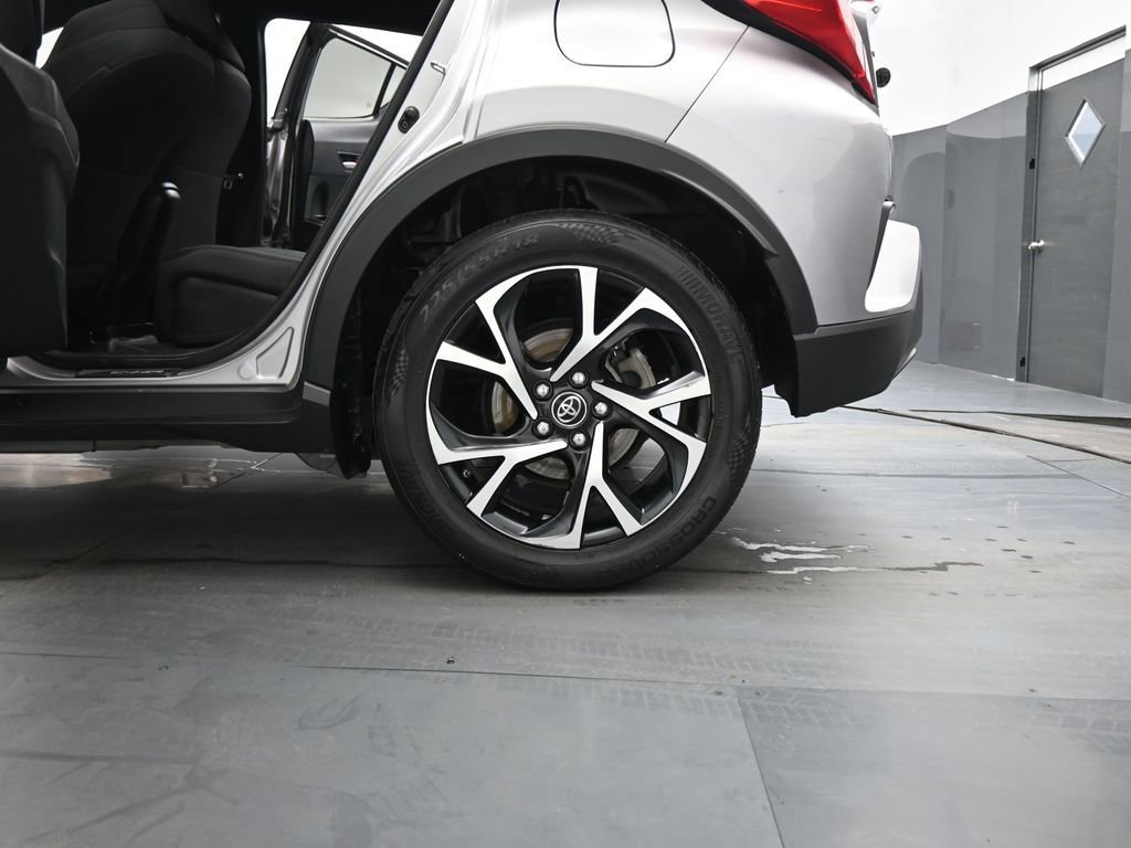 Used 2018 Toyota C-HR XLE FWD image 48