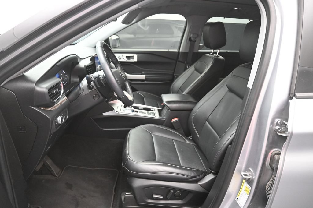 Certified 2021 Ford Explorer Limited w/ Equipment Group 301A RWD image 18