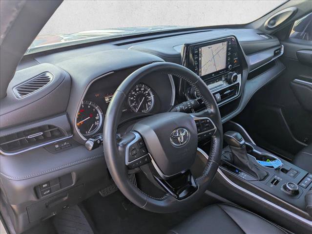 Used 2021 Toyota Highlander XSE AWD/4WD image 14