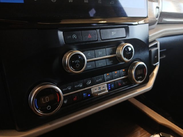Certified 2024 Ford Expedition Limited RWD image 9