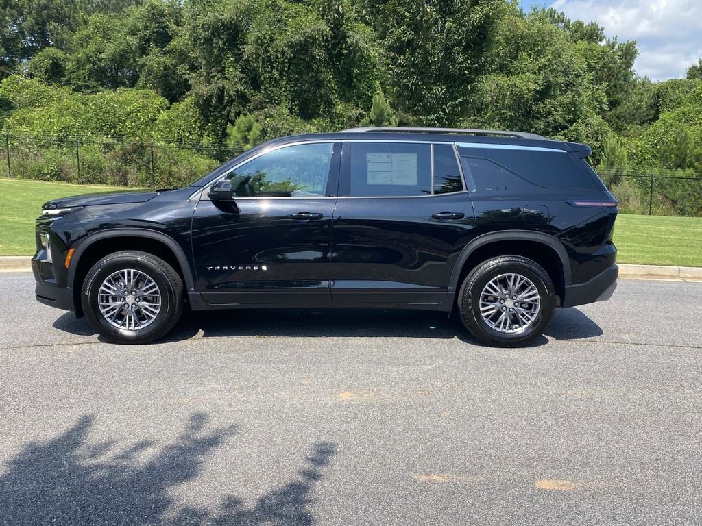 Used 2026 Chevrolet Traverse LT FWD image 9