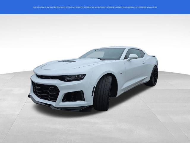 Used 2020 Chevrolet Camaro SS RWD image 4