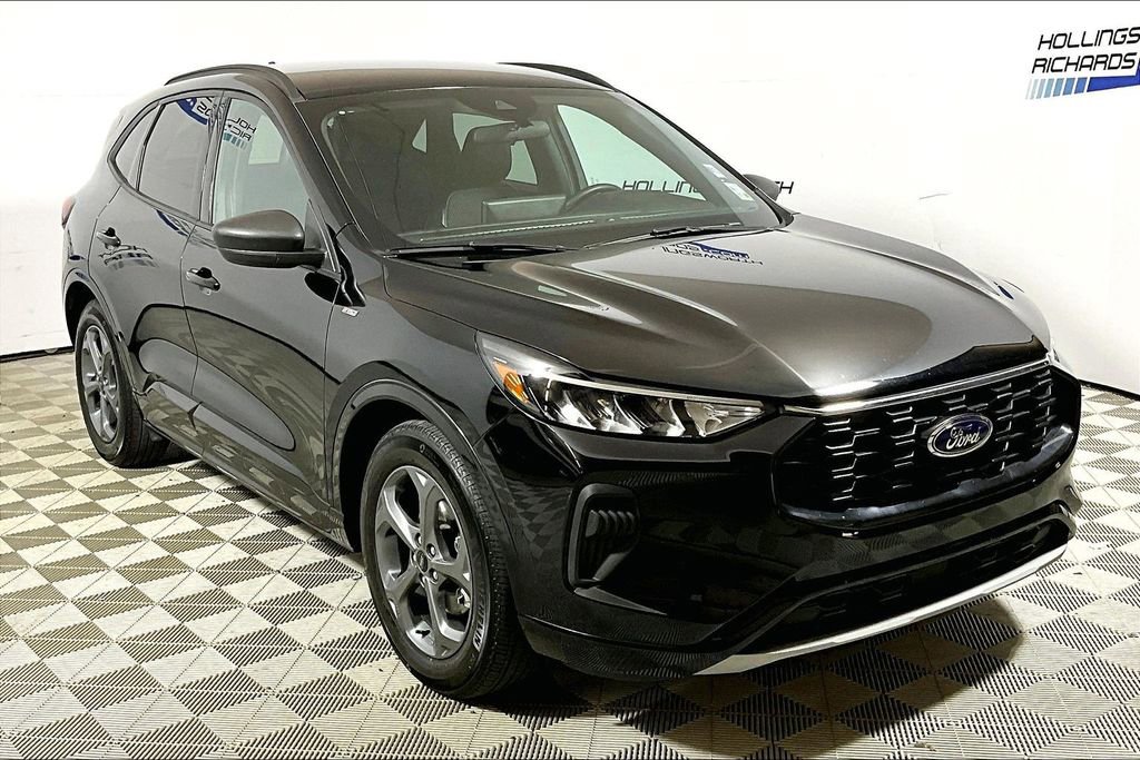 Certified 2023 Ford Escape ST-Line w/ Tech Pack #1 FWD image 3