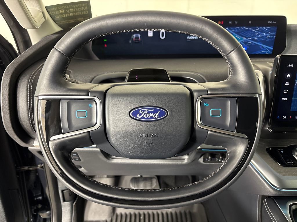 Certified 2025 Ford Expedition Platinum image 17