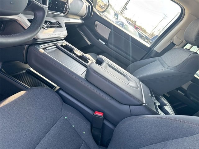 Certified 2025 Ford Expedition Active image 28