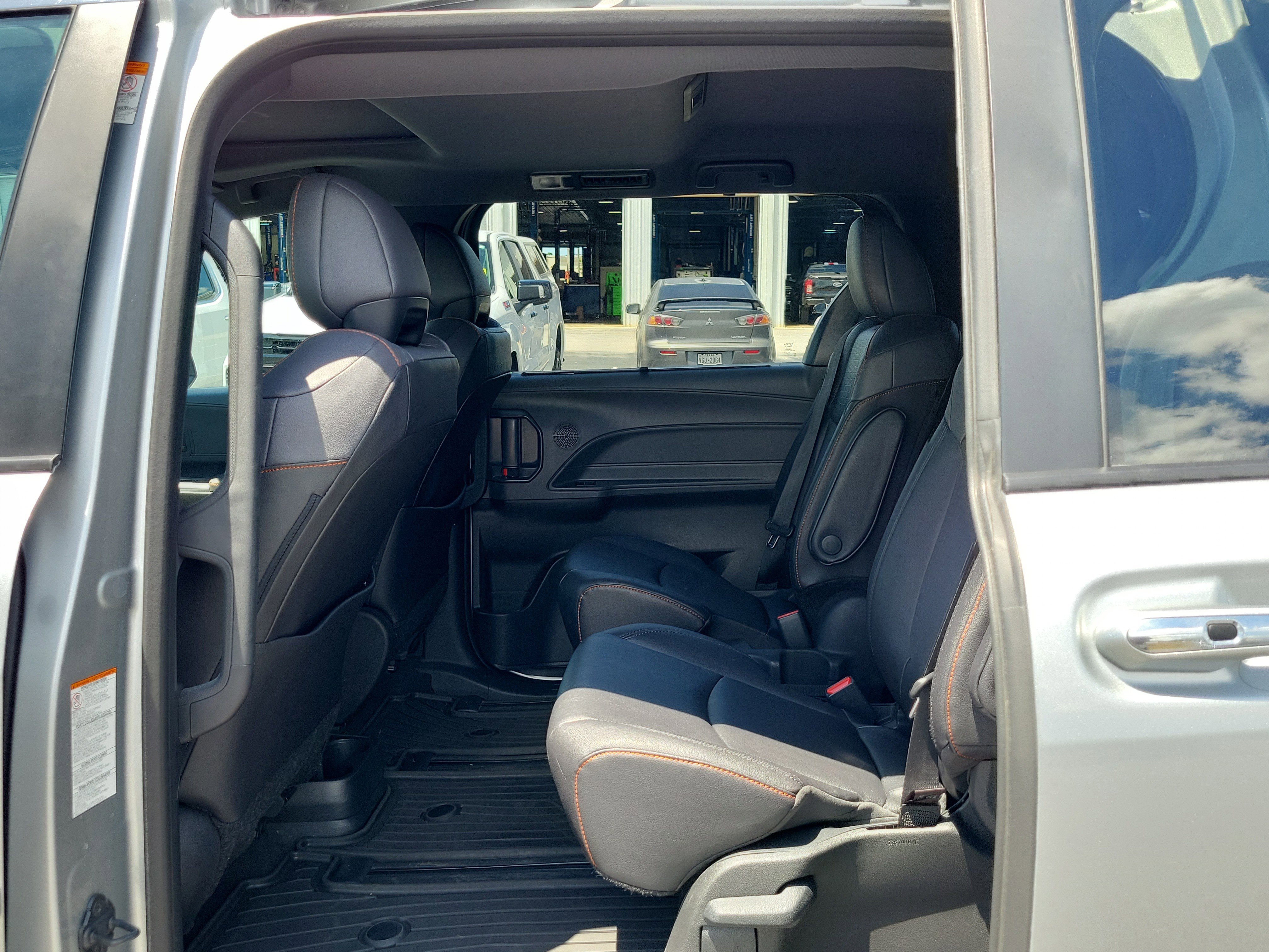 Used 2024 Toyota Sienna XSE w/ XSE Plus Package AWD/4WD image 12