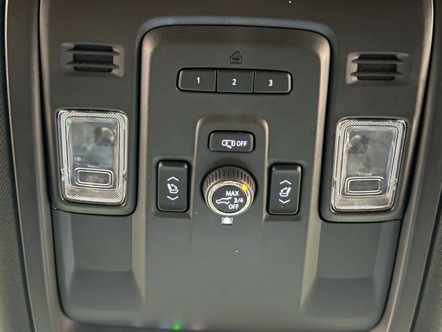 Used 2022 Chevrolet Suburban RST w/ Luxury Package image 32