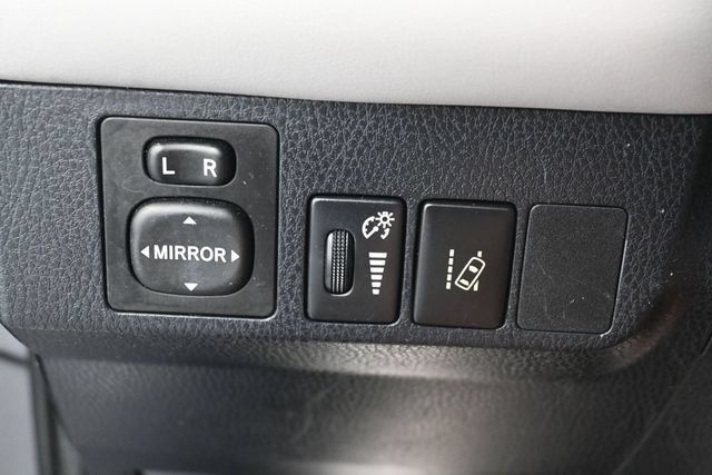 Used 2017 Toyota RAV4 XLE FWD image 14