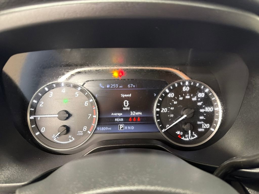 Used 2022 Nissan Titan SV image 23