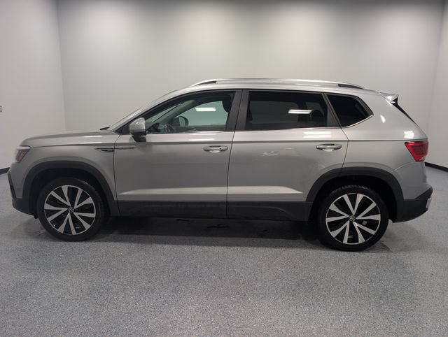 Used 2024 Volkswagen Taos SE FWD image 6
