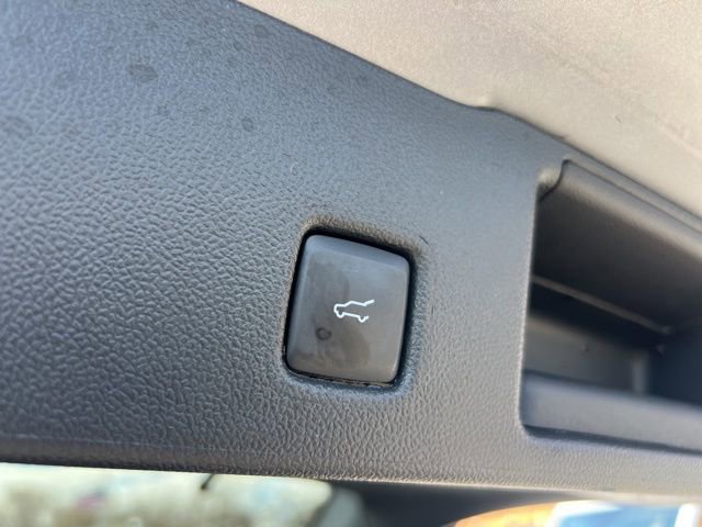 Certified 2022 Ford Escape SEL image 31