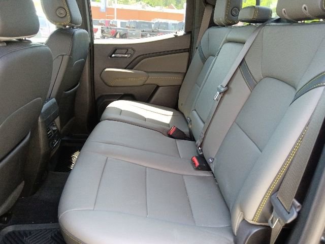 Used 2025 Chevrolet Colorado ZR2 w/ Technology Package AWD/4WD image 29
