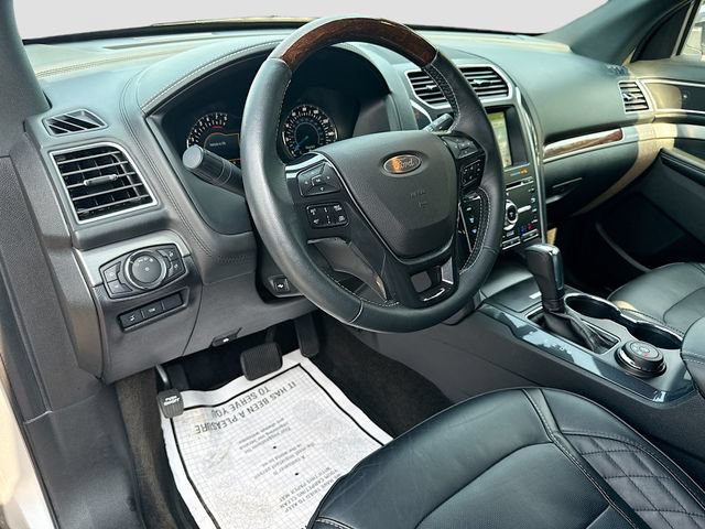 Certified 2017 Ford Explorer Platinum AWD/4WD image 11