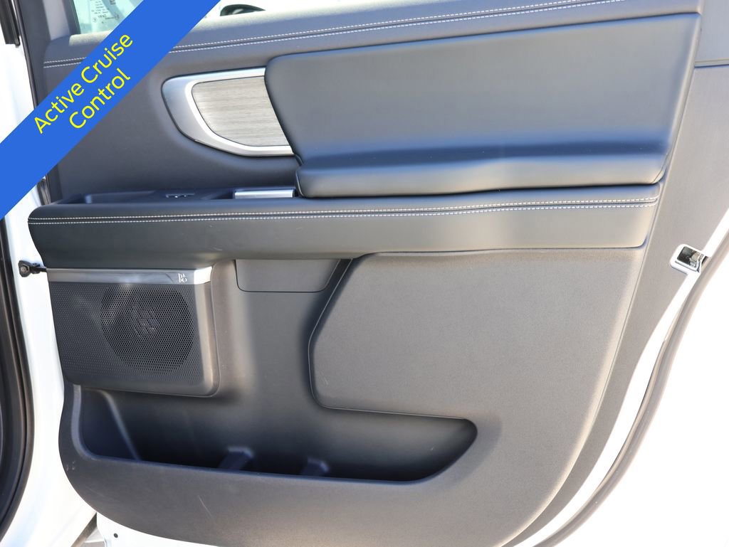 Certified 2025 Ford Expedition Max Platinum image 12