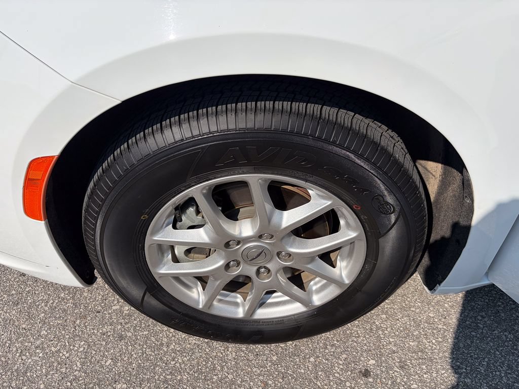 Used 2024 Chrysler Pacifica Touring-L FWD image 32