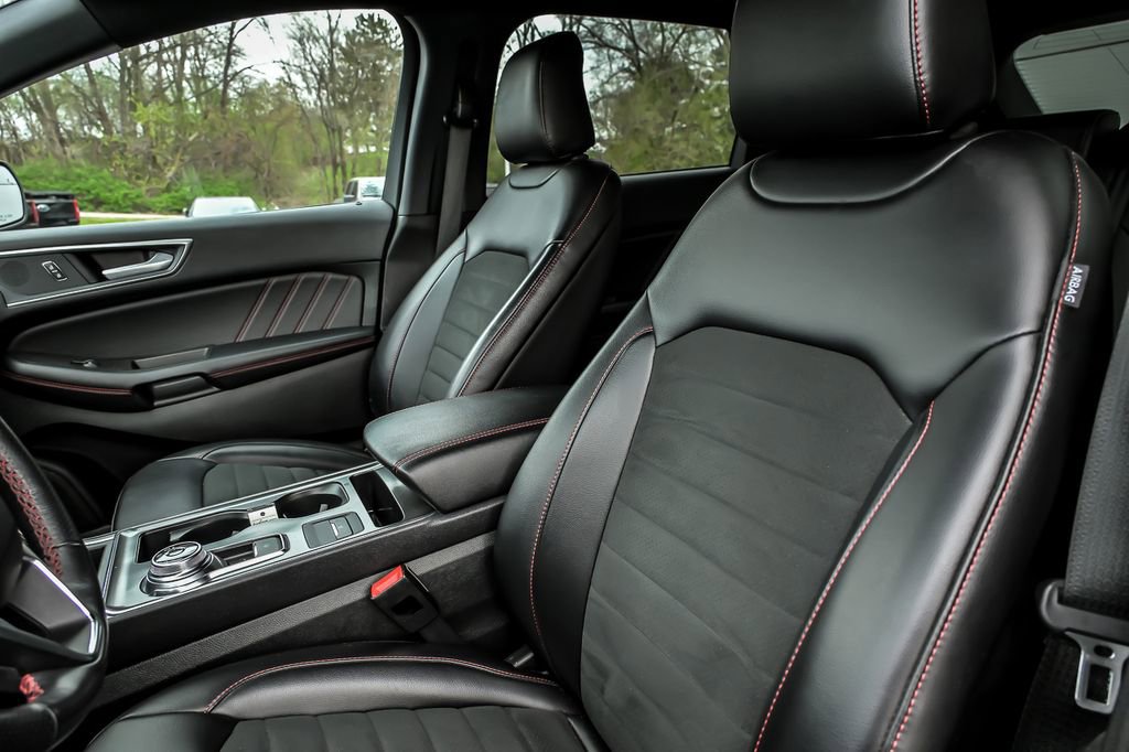 Certified 2024 Ford Edge ST-Line AWD/4WD image 16