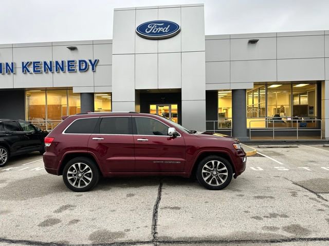 Used 2017 Jeep Grand Cherokee Overland w/ Jeep Active Safety Group image 19