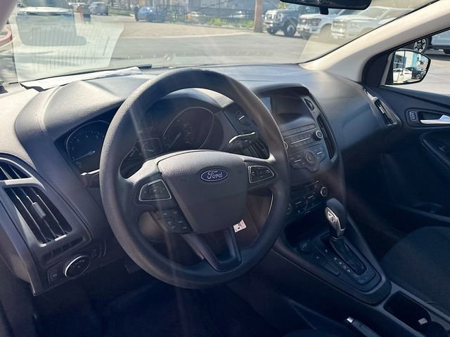 Certified 2018 Ford Focus SE image 9