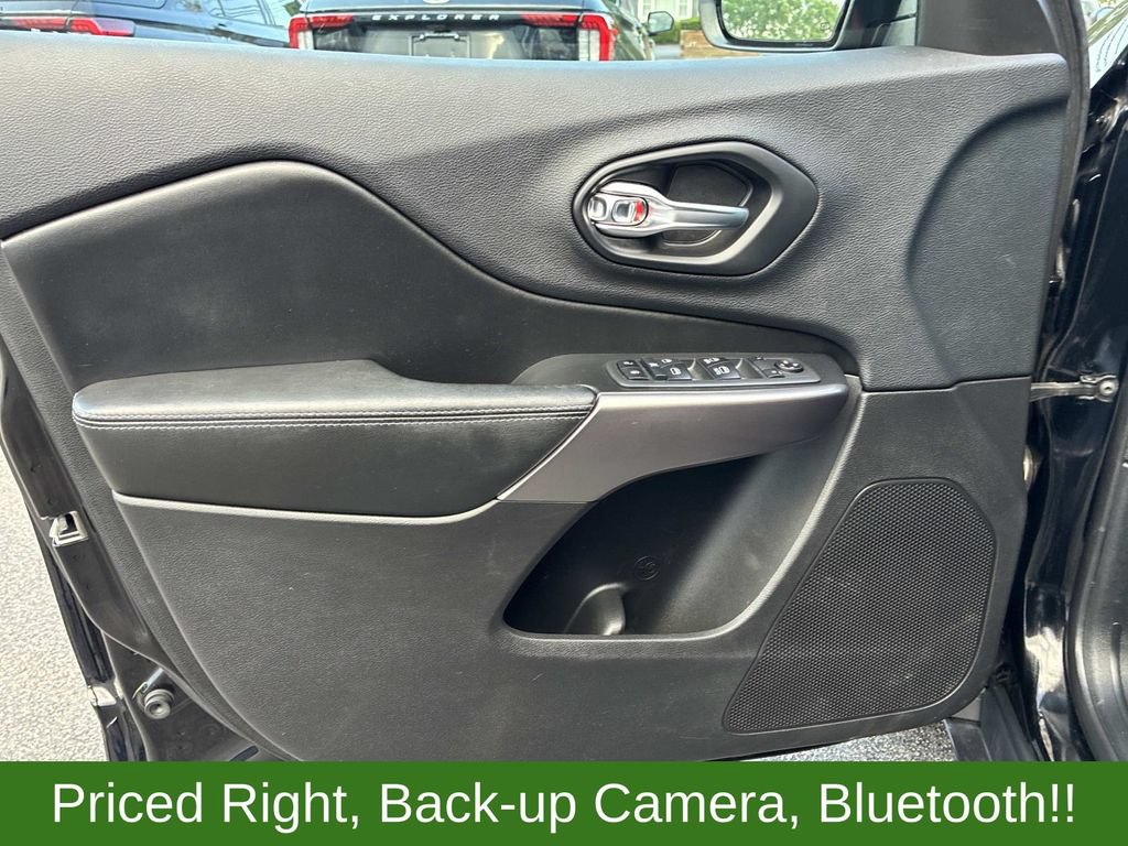 Used 2019 Jeep Cherokee Latitude Plus w/ Comfort/Convenience Group AWD/4WD image 21