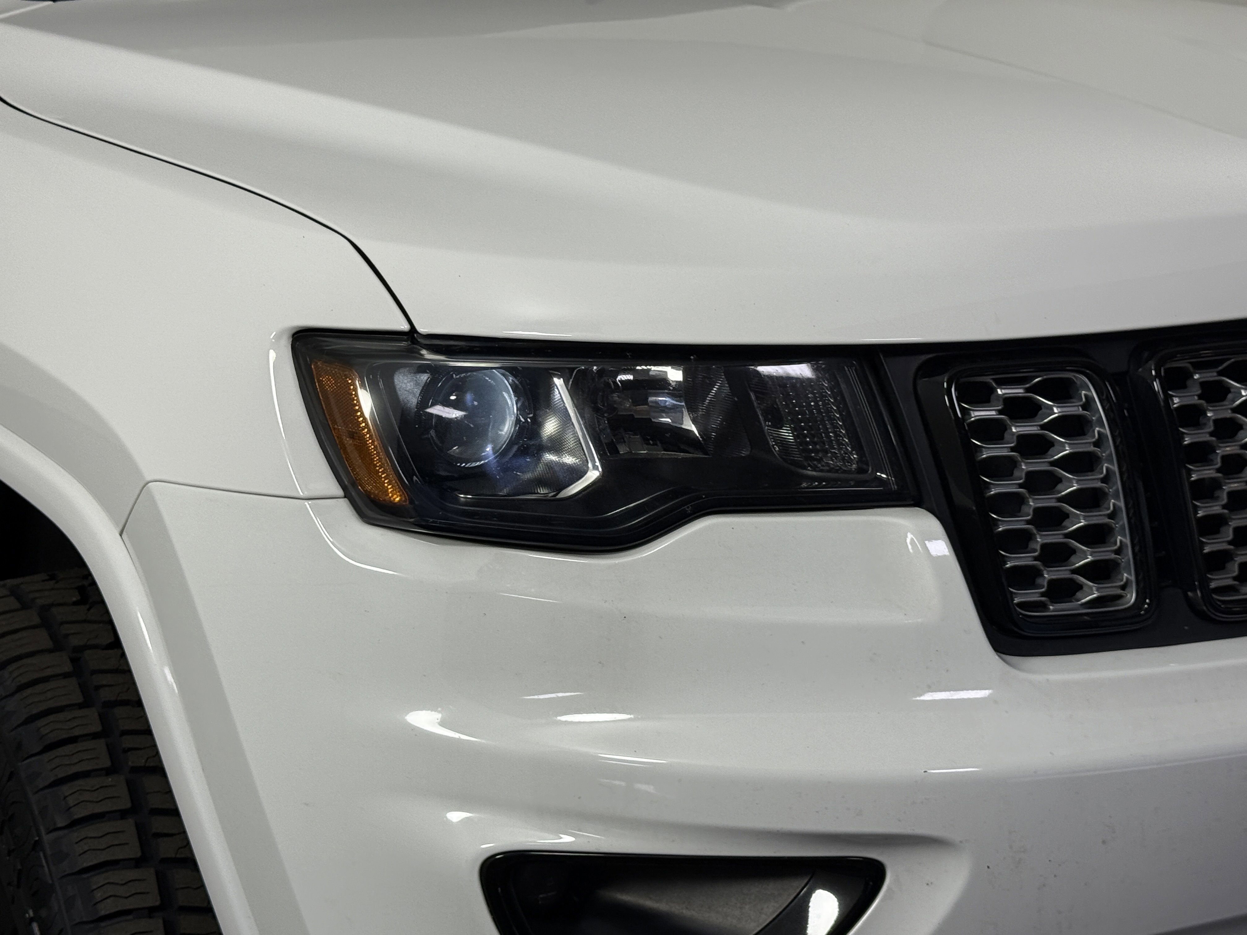 Used 2020 Jeep Grand Cherokee Altitude image 7