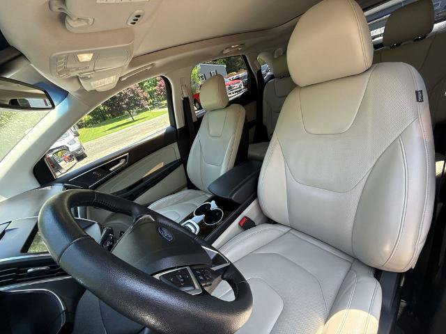 Certified 2018 Ford Edge Titanium w/ Equipment Group 302A AWD/4WD image 11
