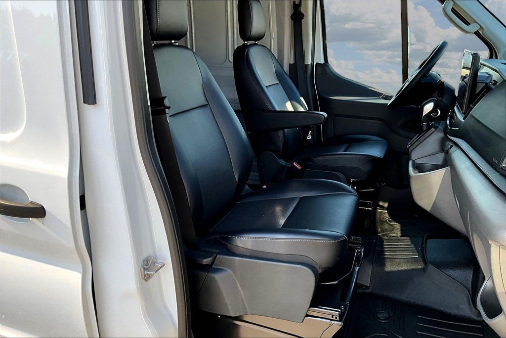 Certified 2026 Ford Transit 250 148 Medium Roof RWD image 33