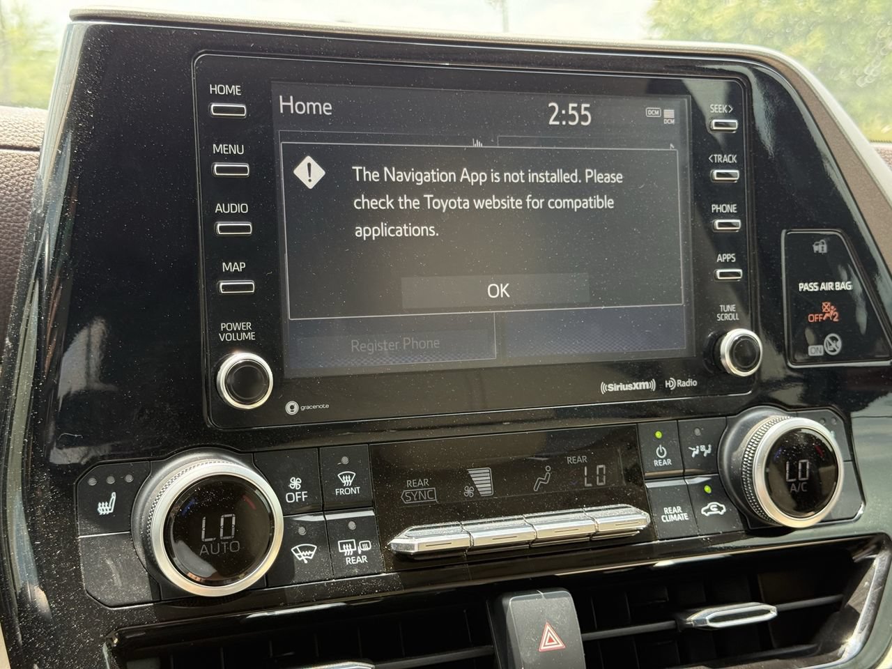 Used 2022 Toyota Highlander XLE FWD image 18