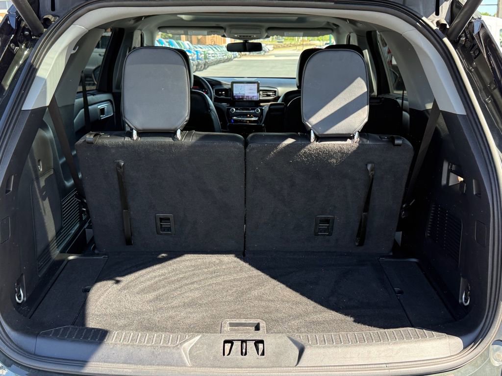 Certified 2023 Ford Explorer Limited RWD image 16
